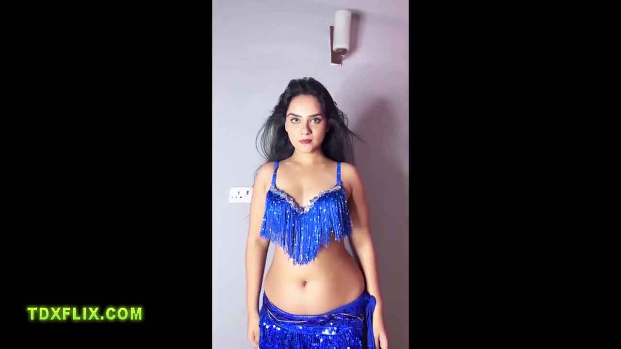 Keerthana Showing Navel in Bra and Shorts While Dancing
